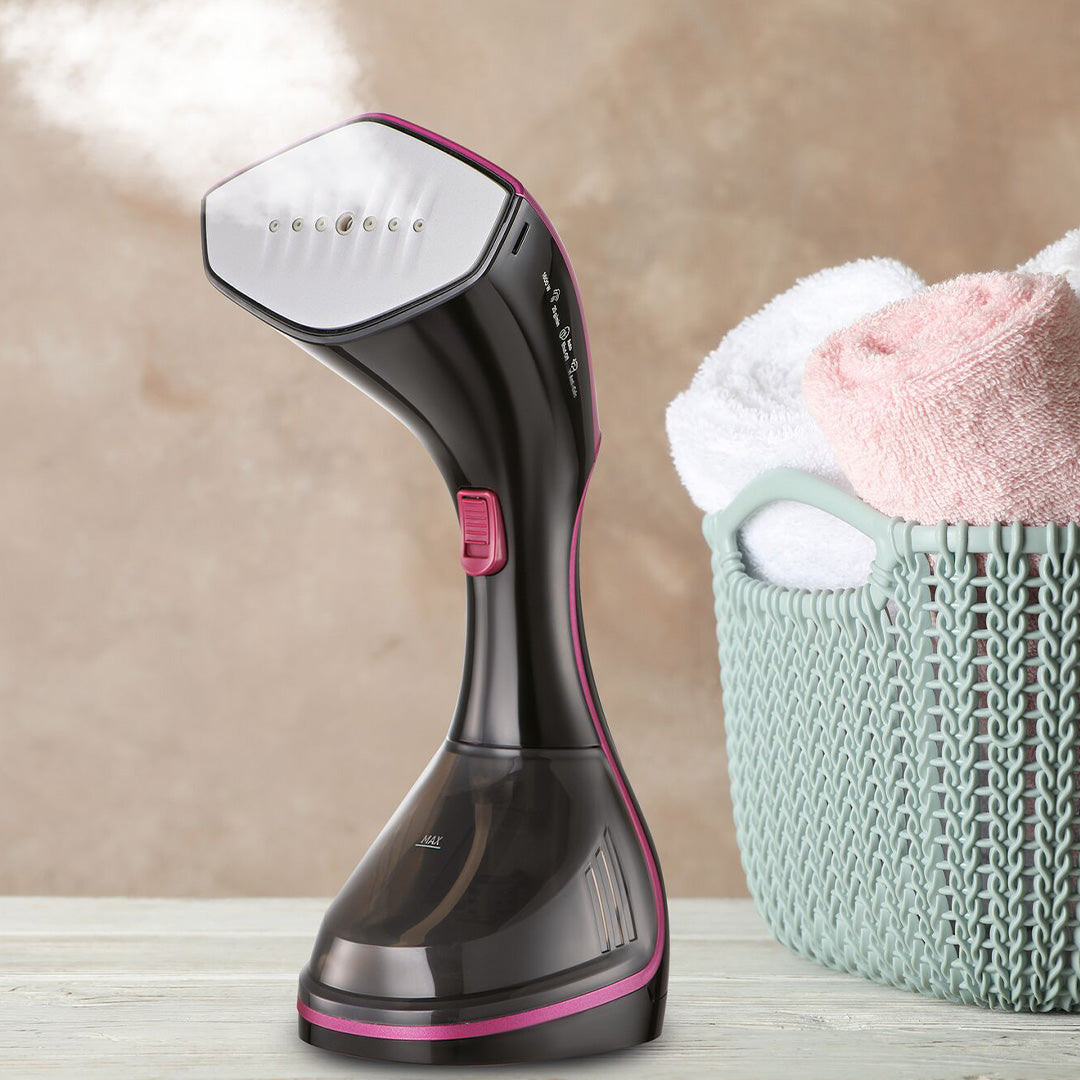 Black+Decker 1600W Digital Handheld Garment Steamer Black+Decker 1600W Digital Handheld Garment Steamer