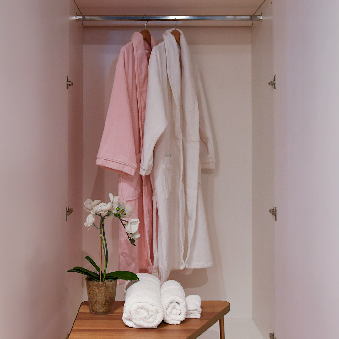 Hala Towels Gift Box 2 Bathrobe & 3 Towels | LB-600GSM | Home & Linen | Bathrobes, Home & Linen |Image 1